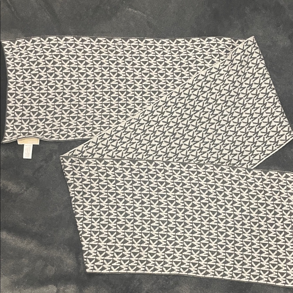Michael Kors Black and White Patterned Scarf
